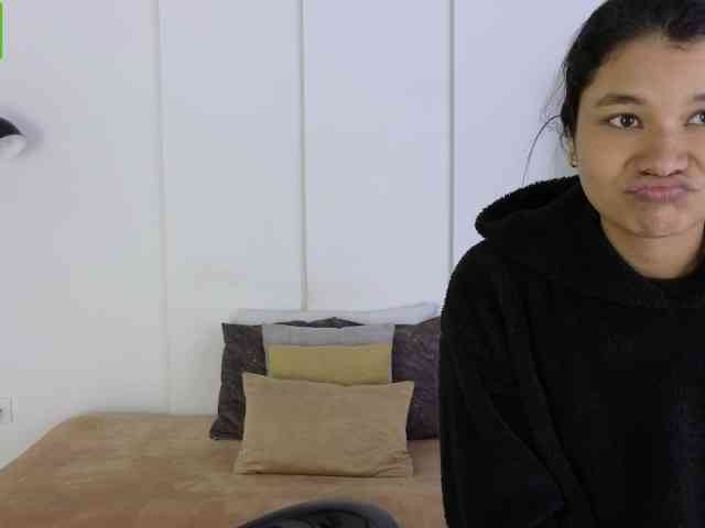 sexychanell-1 webcam