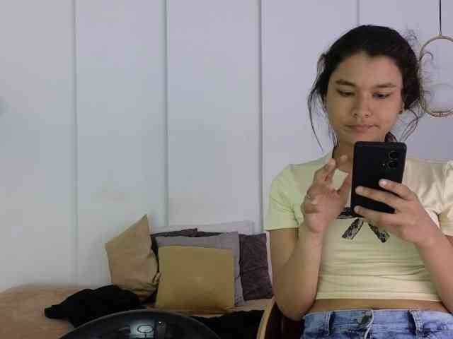 sexychanell-1 webcam