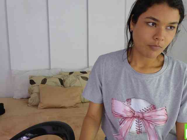 sexychanell-1 webcam