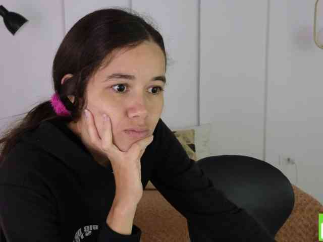 sexychanell-1 webcam