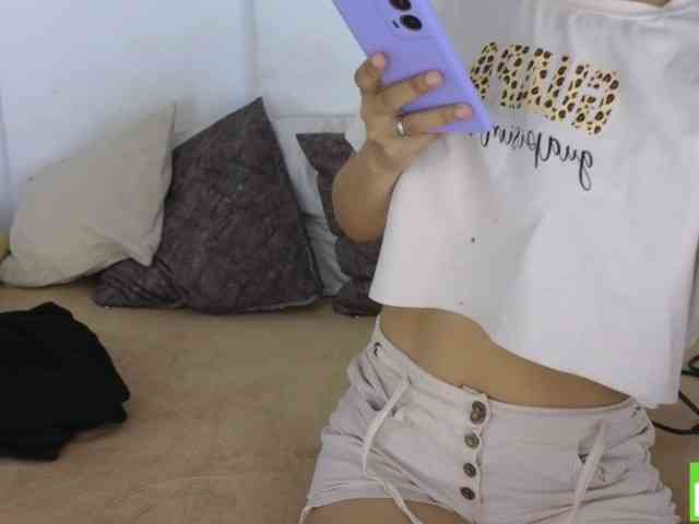 sexychanell-1 webcam