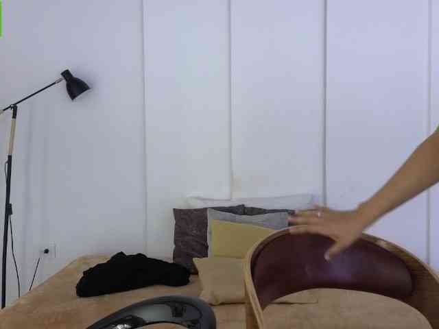 sexychanell-1 webcam