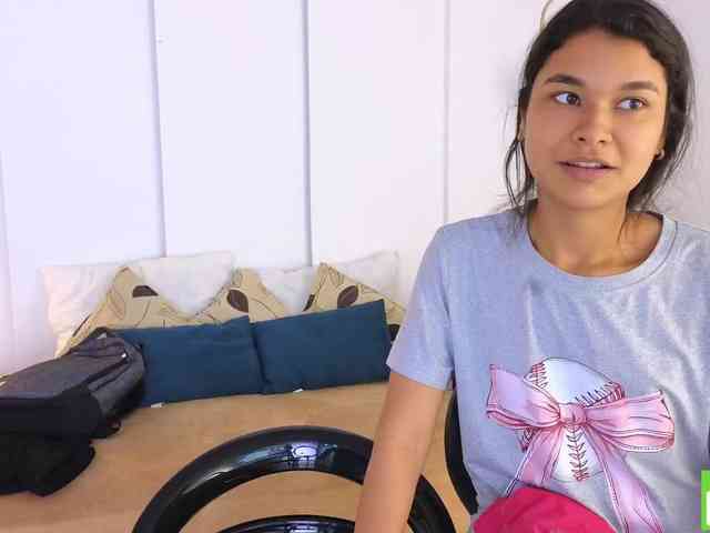 sexychanell-1 webcam