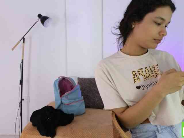 sexychanell-1 webcam