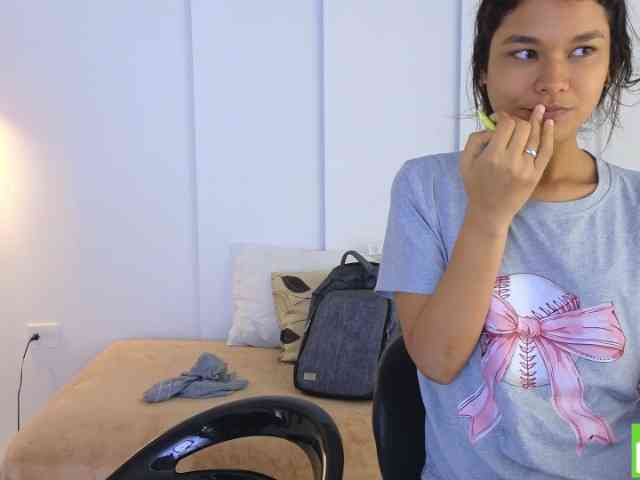 sexychanell-1 webcam