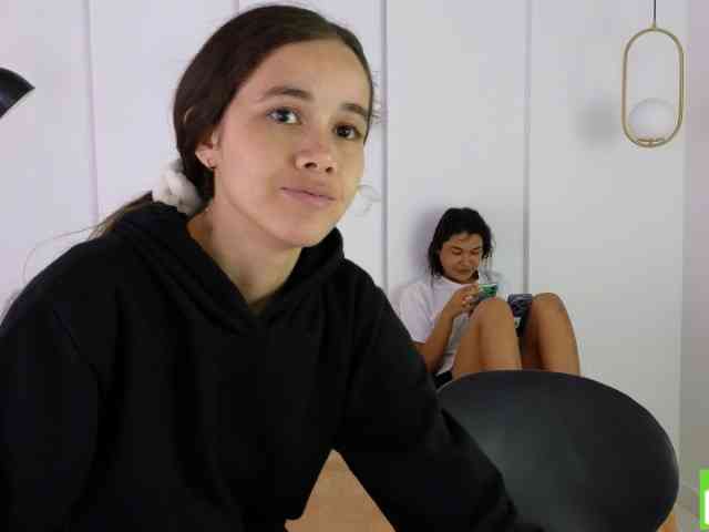 sexychanell-1 webcam