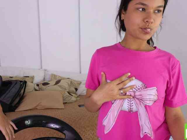 sexychanell-1 webcam