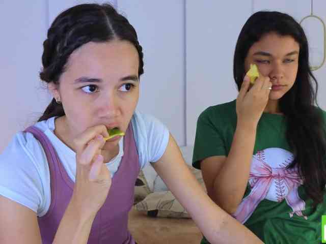 sexychanell-1 webcam