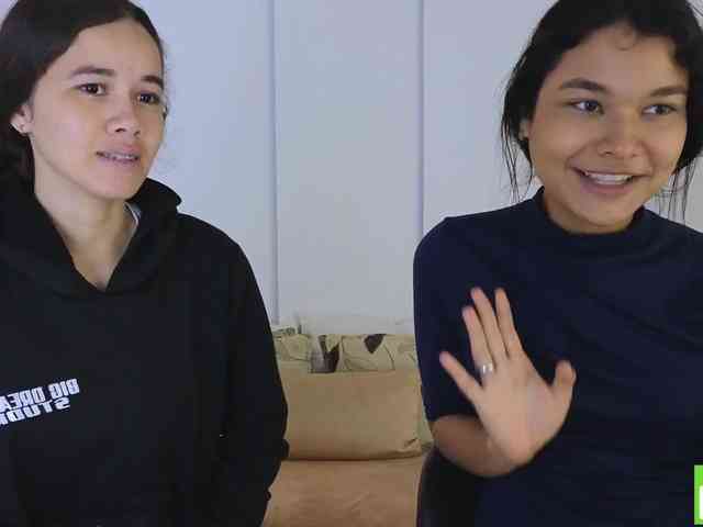 sexychanell-1 webcam