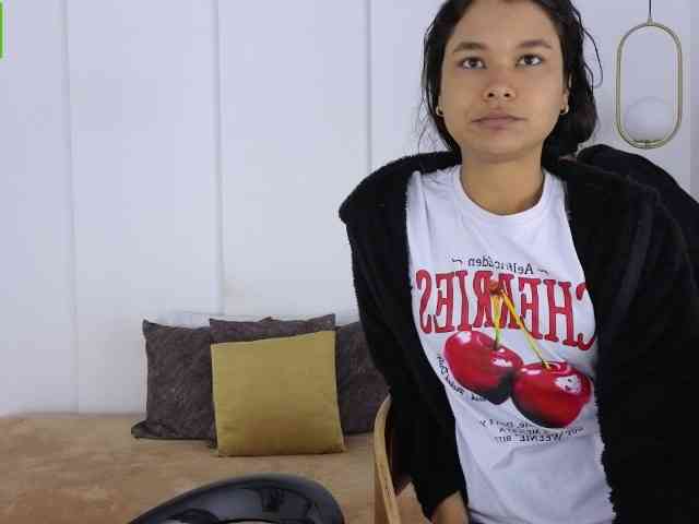 sexychanell-1 webcam