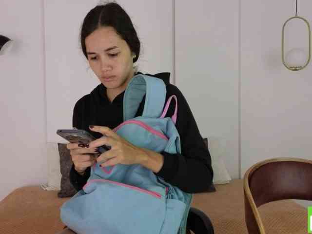 sexychanell-1 webcam