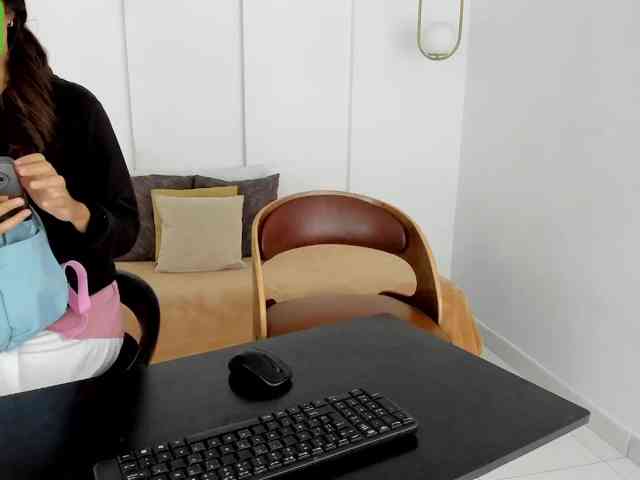 sexychanell-1 webcam