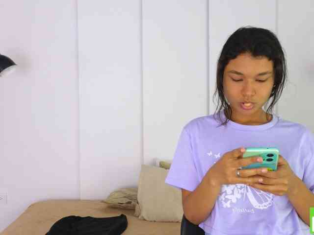 sexychanell-1 webcam