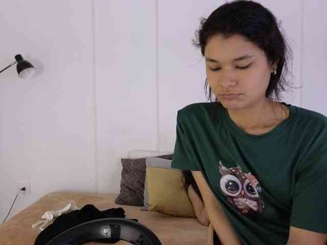 sexychanell-1 webcam