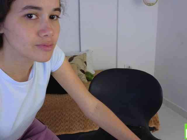 sexychanell-1 webcam