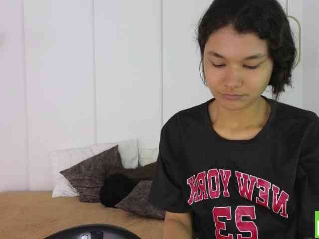 sexychanell-1 webcam