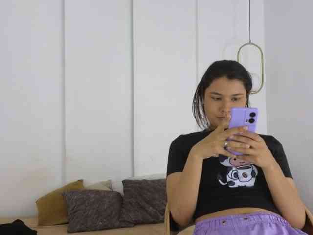 sexychanell-1 webcam