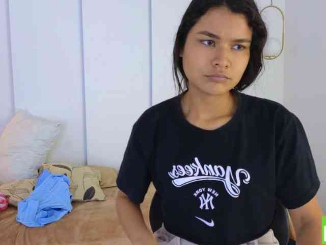 sexychanell-1 webcam