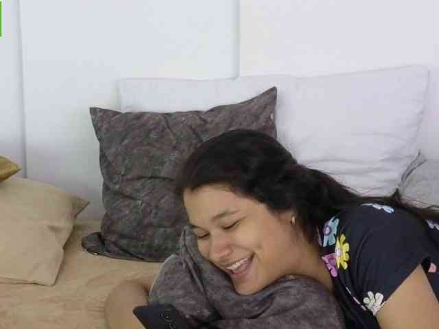 sexychanell-1 webcam