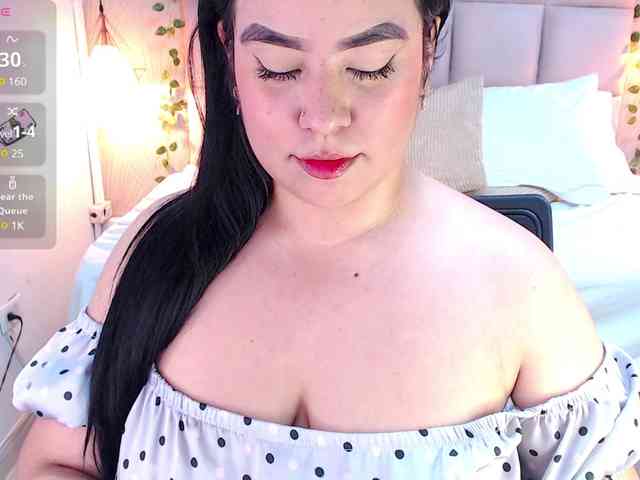 ALEXXA-CURVY webcam
