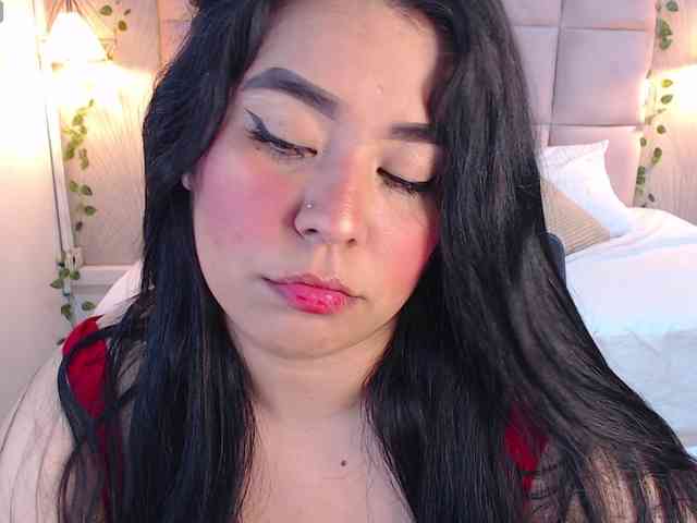 ALEXXA-CURVY webcam