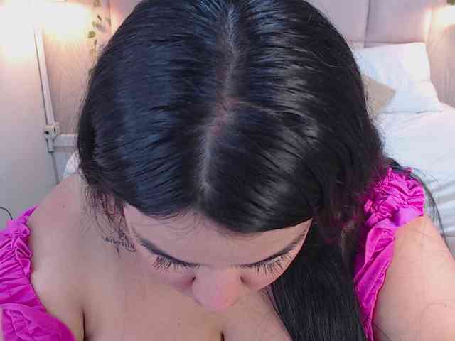 ALEXXA-CURVY webcam