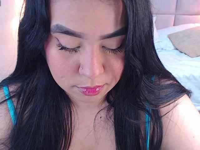 ALEXXA-CURVY webcam