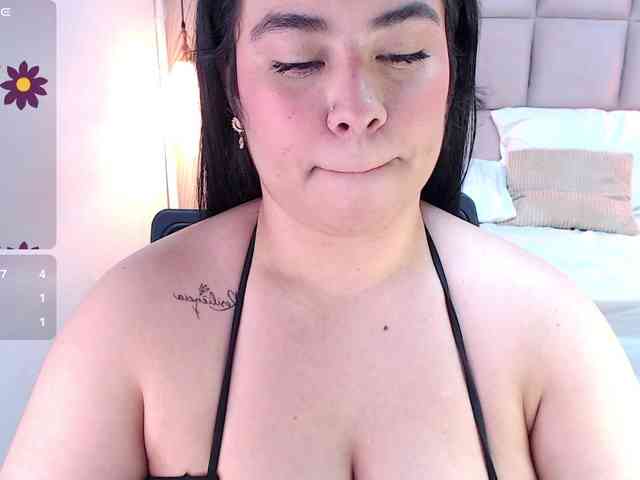 ALEXXA-CURVY webcam