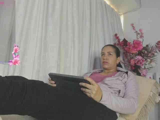JOANNE1111 webcam