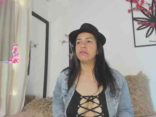 JOANNE1111 webcam
