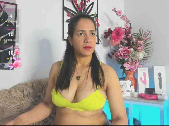 JOANNE1111 webcam