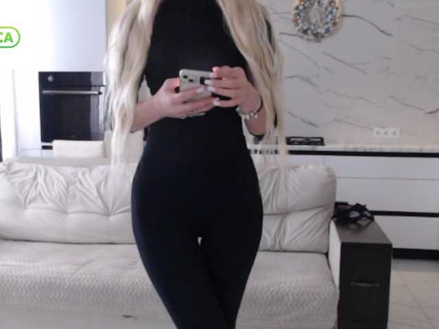 Elsa77's BongaCams show and profile