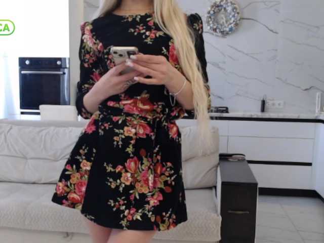 Elsa77's BongaCams show and profile