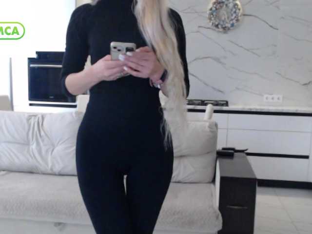 Elsa77's BongaCams show and profile