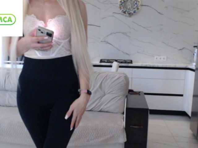 Elsa77's BongaCams show and profile