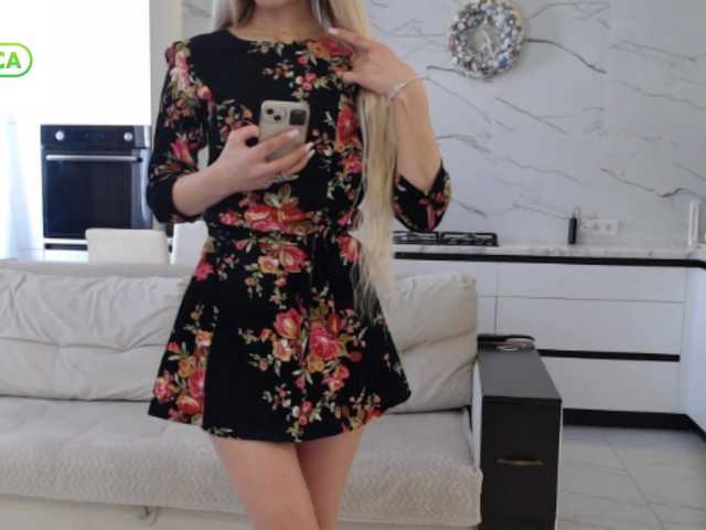 Elsa77's BongaCams show and profile