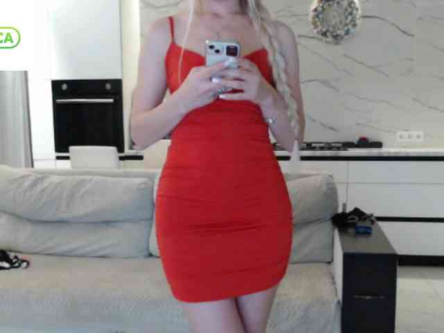 Elsa77 Live Webcam on BongaCams