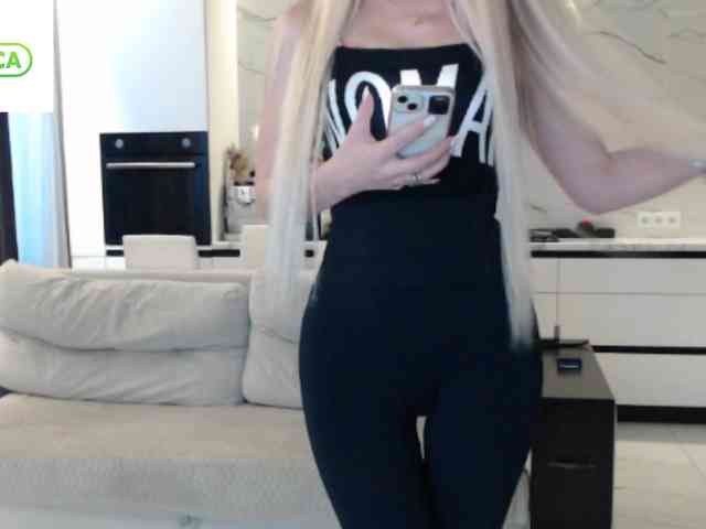 Elsa77 Live Webcam on BongaCams