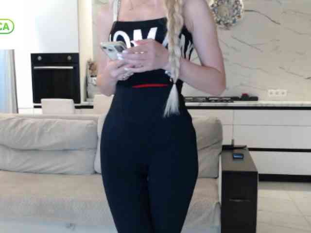 Elsa77 Live Webcam on BongaCams