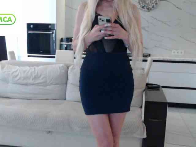 Elsa77 Live Webcam on BongaCams