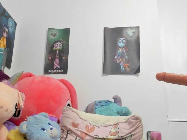 cherry2910's BongaCams show and profile