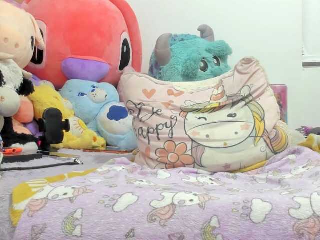 cherry2910's BongaCams show and profile