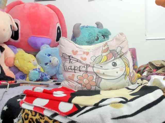 cherry2910 Live Webcam on BongaCams