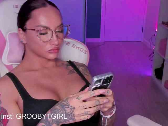 G-O-D-D-E-S-S Live Webcam on BongaCams