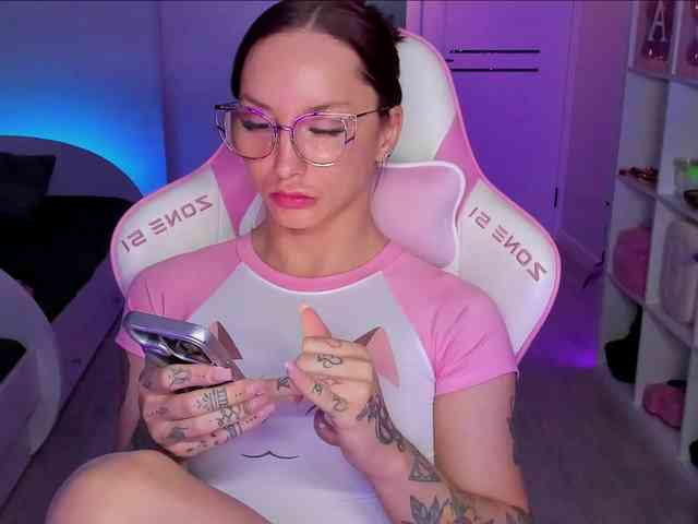 G-O-D-D-E-S-S Live Webcam on BongaCams