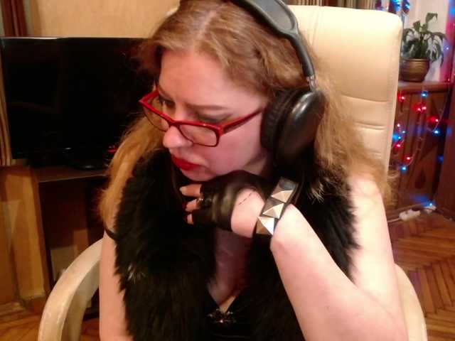 NormaGin's BongaCams show and profile