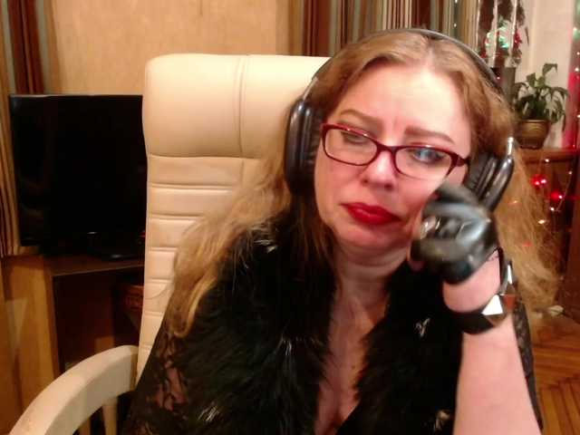 NormaGin's BongaCams show and profile