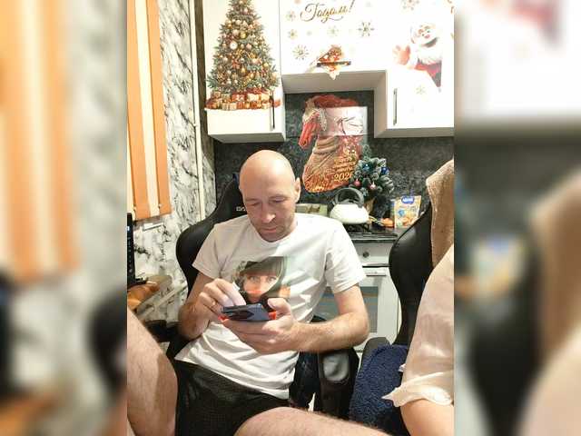 Innokentiy449's BongaCams show and profile