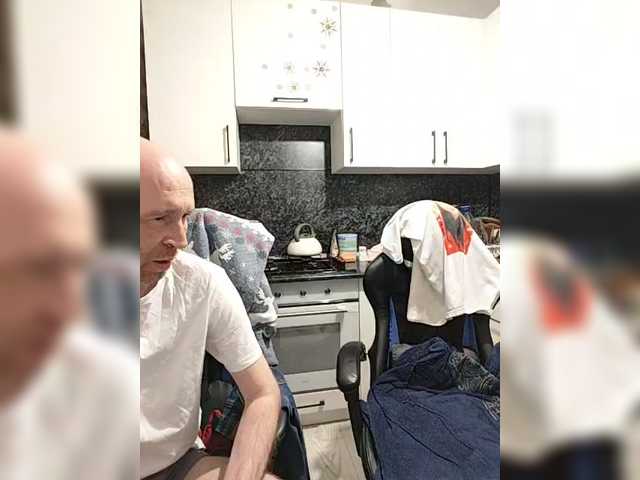 Innokentiy449's BongaCams show and profile