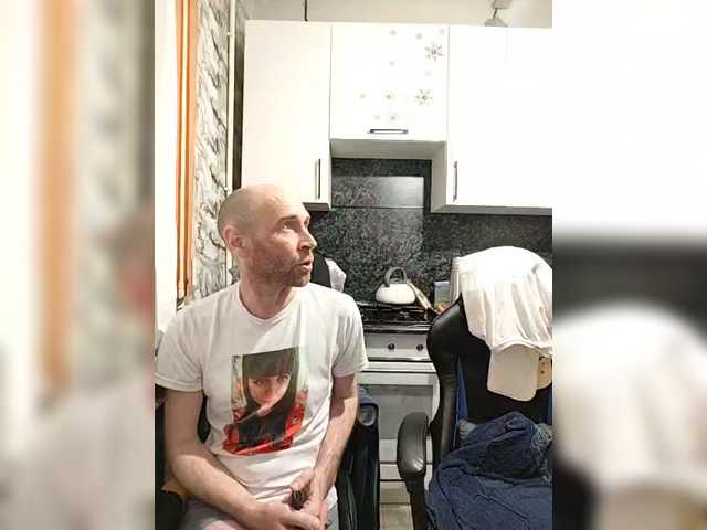 Innokentiy449's BongaCams show and profile